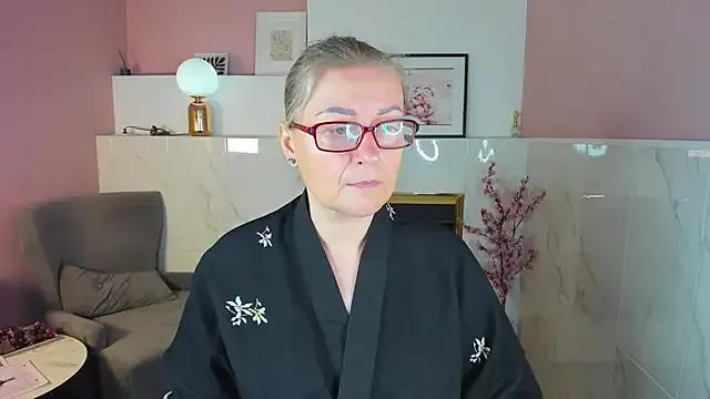 AlexandraKind on StripChat