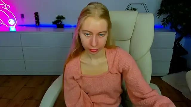 Alina_Blonde on StripChat