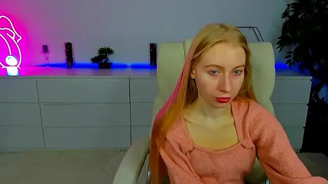 Alina_Blonde on StripChat
