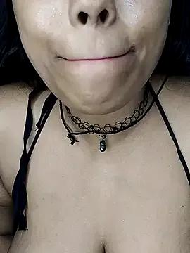 Alina_hot00 on StripChat