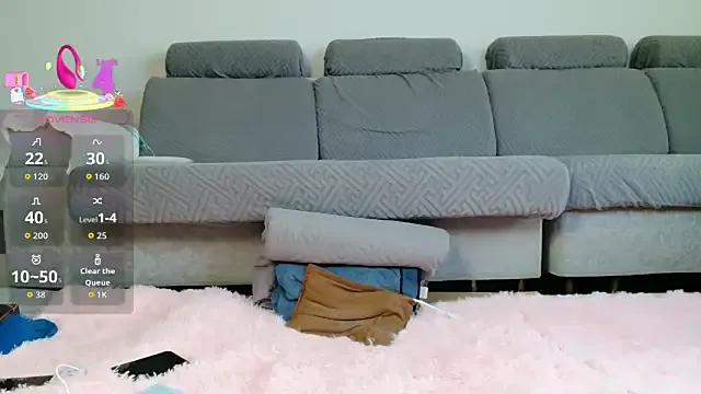 alisaping on StripChat