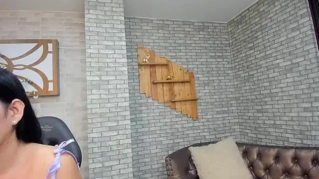 Alisonn_Doll on StripChat