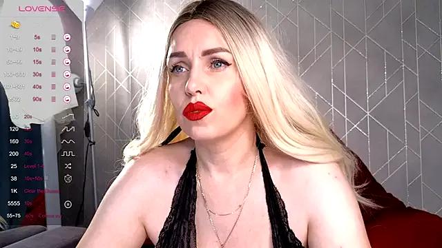 Allure_goldennX on StripChat