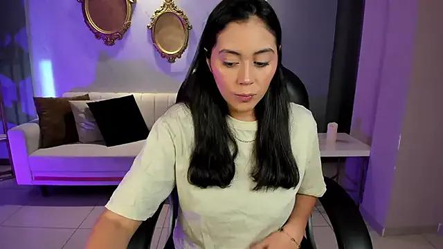 AmbarJames_ on StripChat