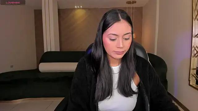 AmbarJames_ on StripChat