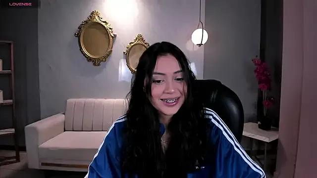 AmbarJames_ on StripChat