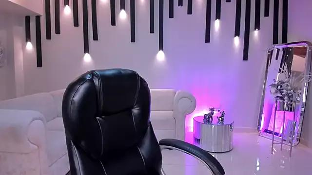 AmbarJames_ on StripChat