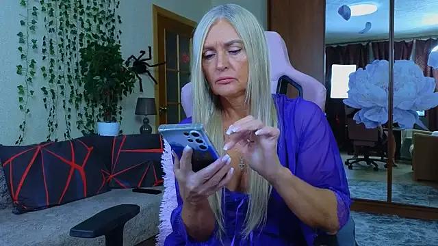 amelia_blondy on StripChat