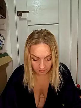 Ami_Foxy on StripChat