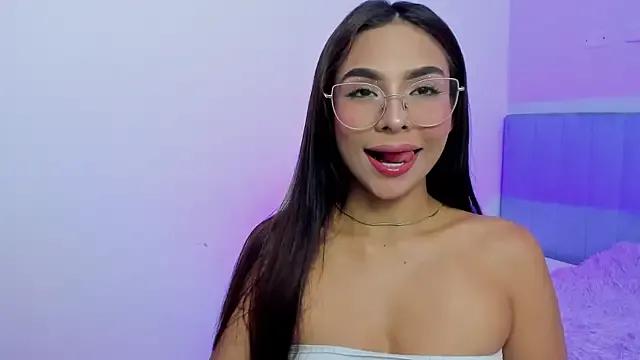 amira_cute2 on StripChat
