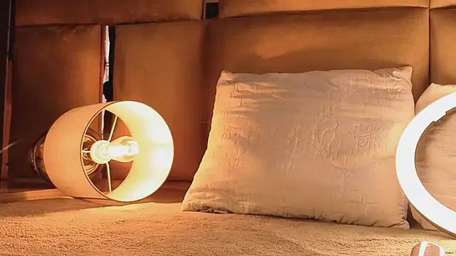 angelinepossy on StripChat