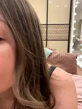 AnnaBri on StripChat