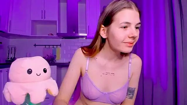 AnnaTrueno on StripChat