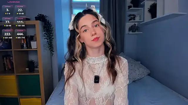 AntonettaTarring on StripChat