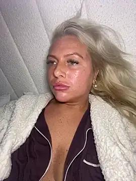 Arabellalee23 — SHHHH im not alone 