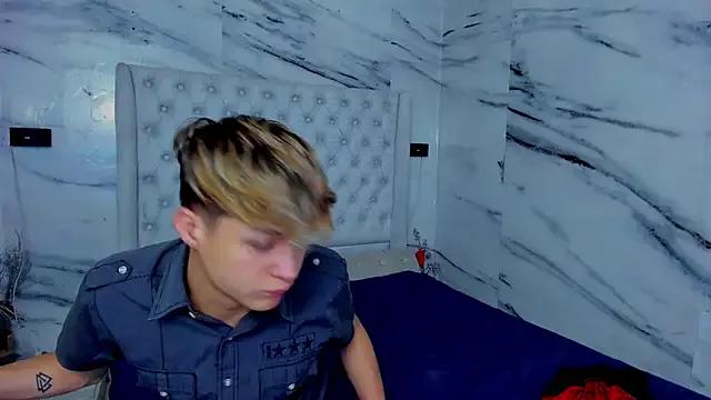 Ari_and_Storm on StripChat