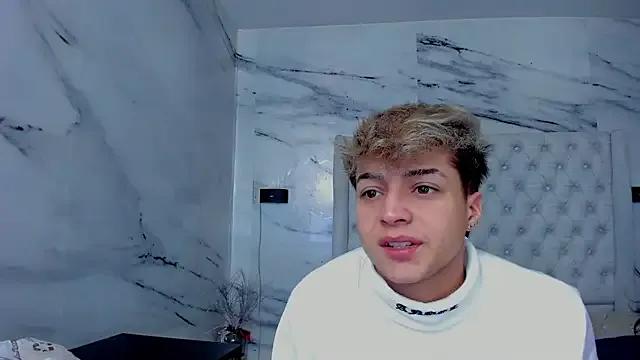 Ari_and_Storm on StripChat