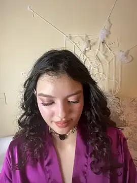 AriaHeavenss on StripChat