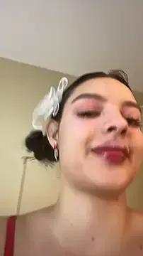 AriaHeavenss on StripChat