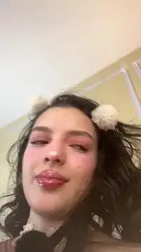 AriaHeavenss on StripChat