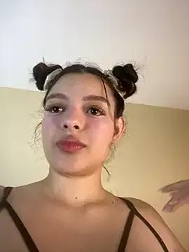 AriaHeavenss on StripChat