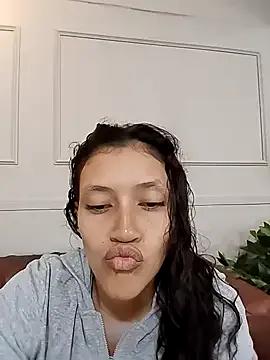 ArielBlossom___ on StripChat