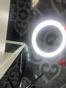 ArieliciousXXX on StripChat