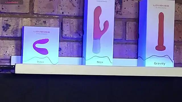 Astoria_Moon on StripChat