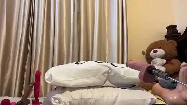 AudreySpanksFuck- on StripChat