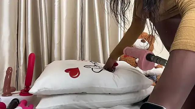 AudreySpanksFuck- on StripChat