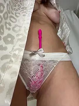 Aurynne on StripChat