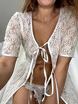 Aurynne on StripChat