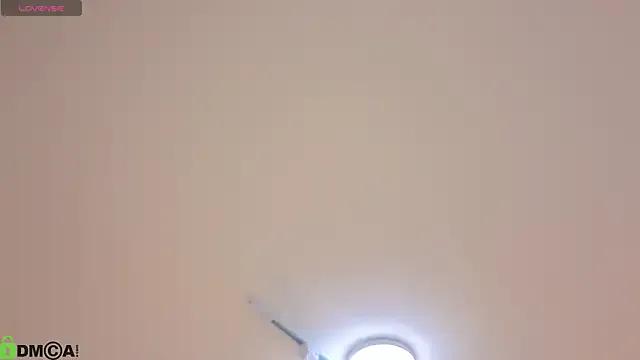 ava_blue on StripChat