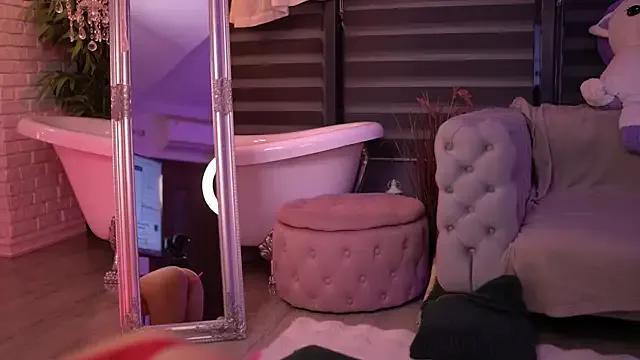 BellaNoirre on StripChat