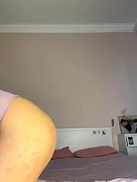 bigbabykiki on StripChat