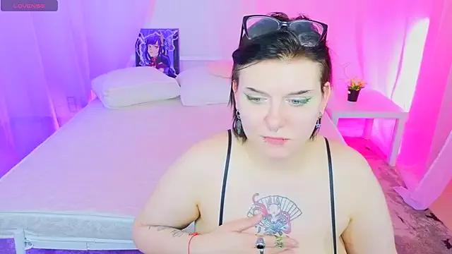 bluelunaray on StripChat