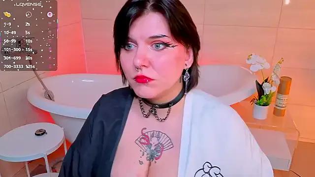 bluelunaray on StripChat