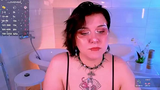 bluelunaray on StripChat