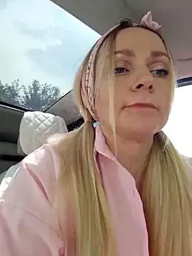 Bondgirl_013 on StripChat