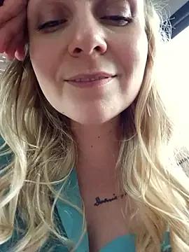 Bondgirl_013 on StripChat