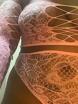 BQueen223 on StripChat