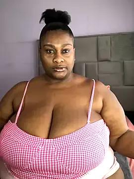 bustytitsxxx on StripChat