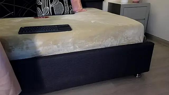 Calipso_Parisi on StripChat