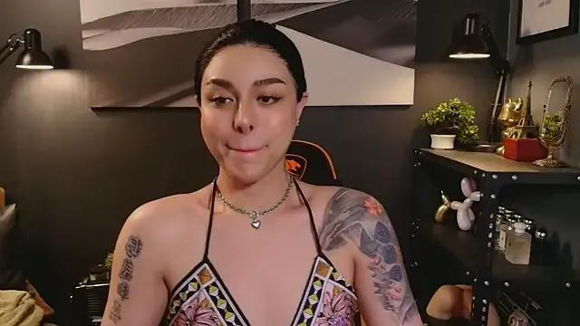 callmeLUNA on StripChat