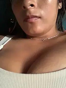 Cami_Leon2 on StripChat