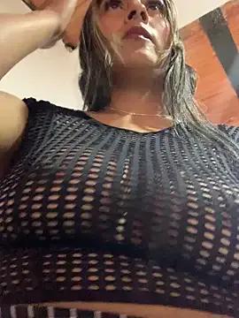 Cami_Leon2 on StripChat