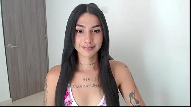 Camila_Darks on StripChat