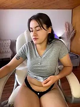 Camila_pinkk on StripChat