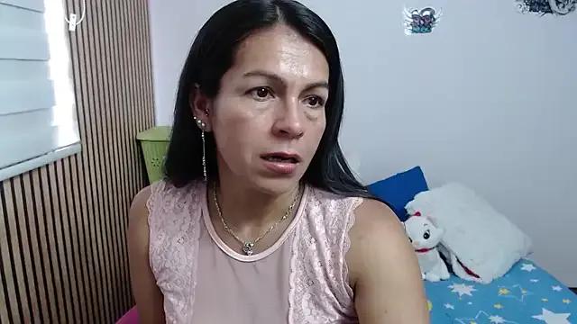 camilavargas_ on StripChat