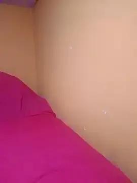 Canela_2020 on StripChat